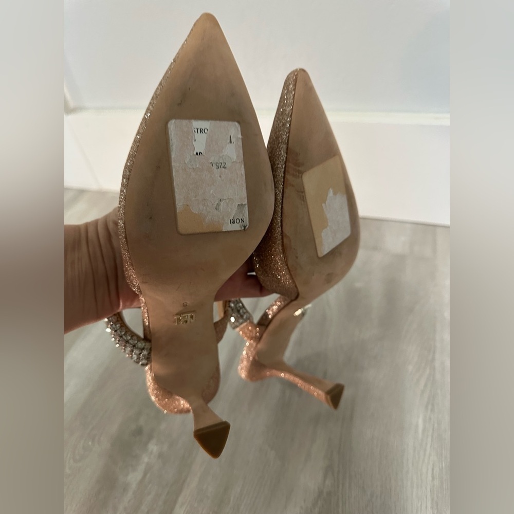 Badgley Mischka Jewel Gold Glitter Jan Strappy Pointed Toe Heels Mule 8 - Picture 13 of 16